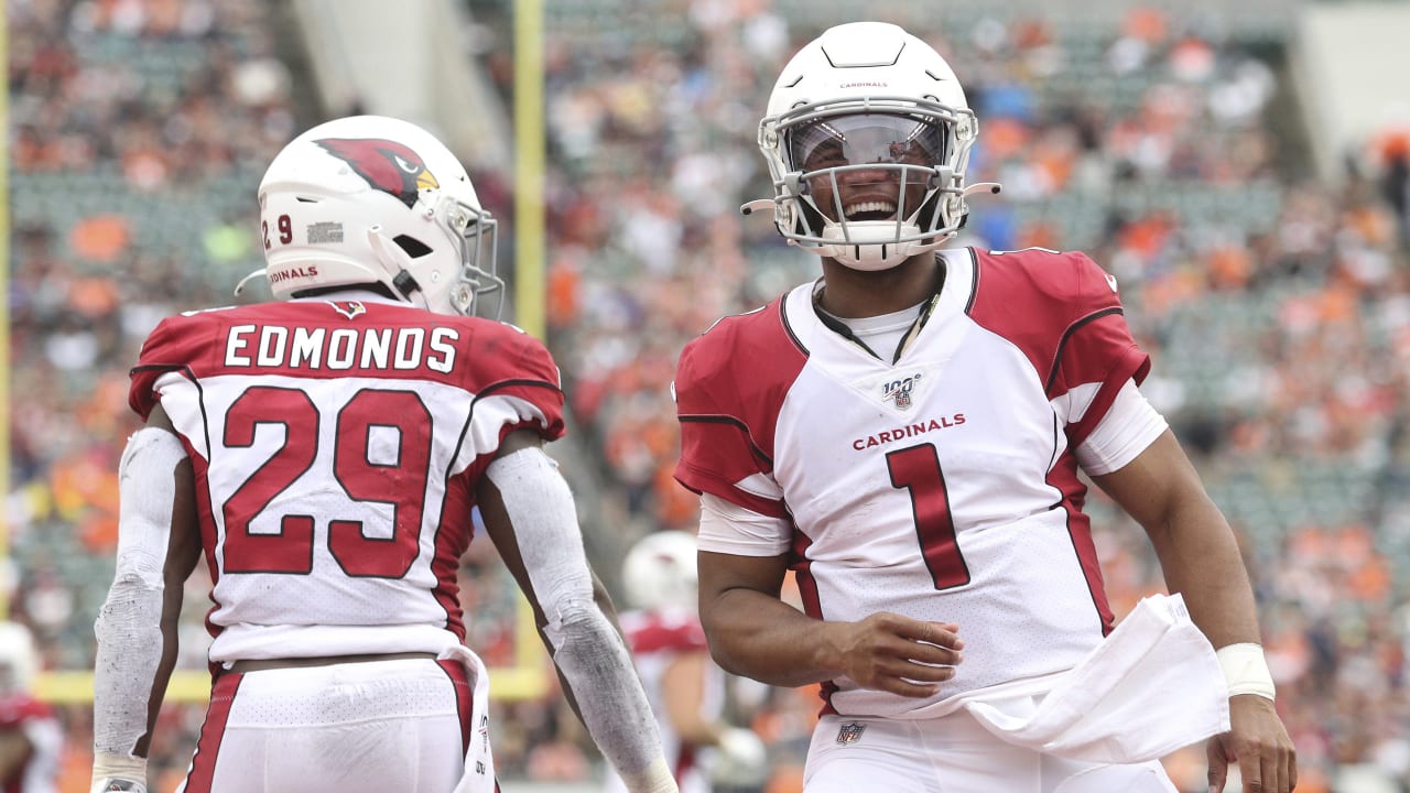 Kyler Murray, Arizona Cardinals replace young fan's autographed jersey