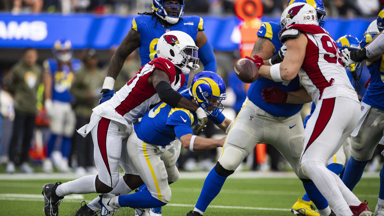 Arizona Cardinals linebacker Markus Golden beats San Fransisco 49ers  offensive tackle Trent Williams en route to his third sack of game