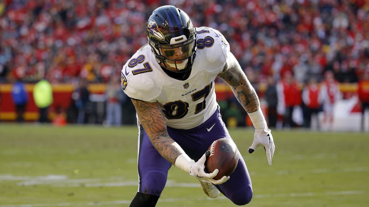 Cardinals Sign Tight End Maxx Williams