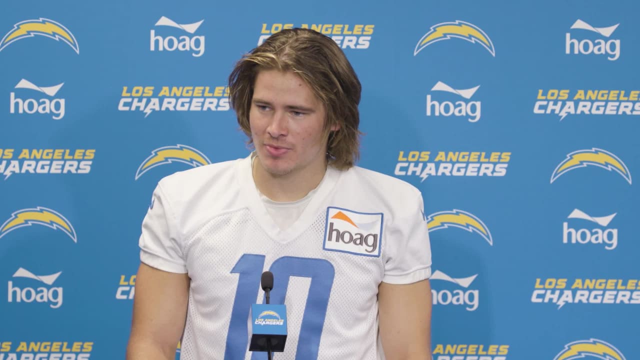 Column: Friskier Justin Herbert gives Chargers a shot in QB-rich