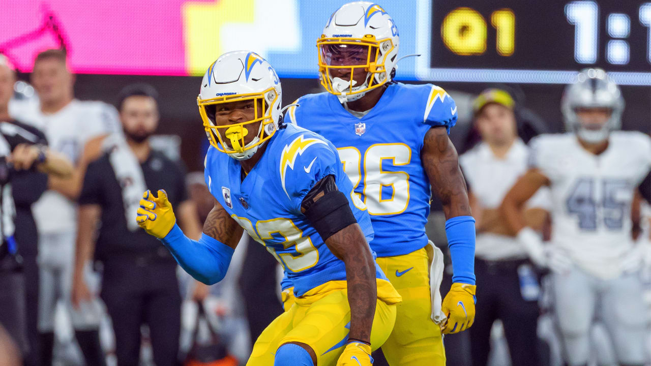 Asante Samuel Jr. pick helps Chargers hold on to beat Raiders