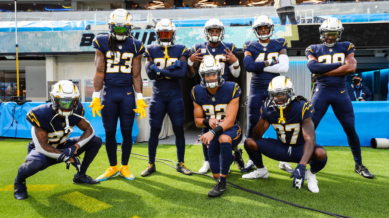 Photos Raiders vs. Chargers Pregame