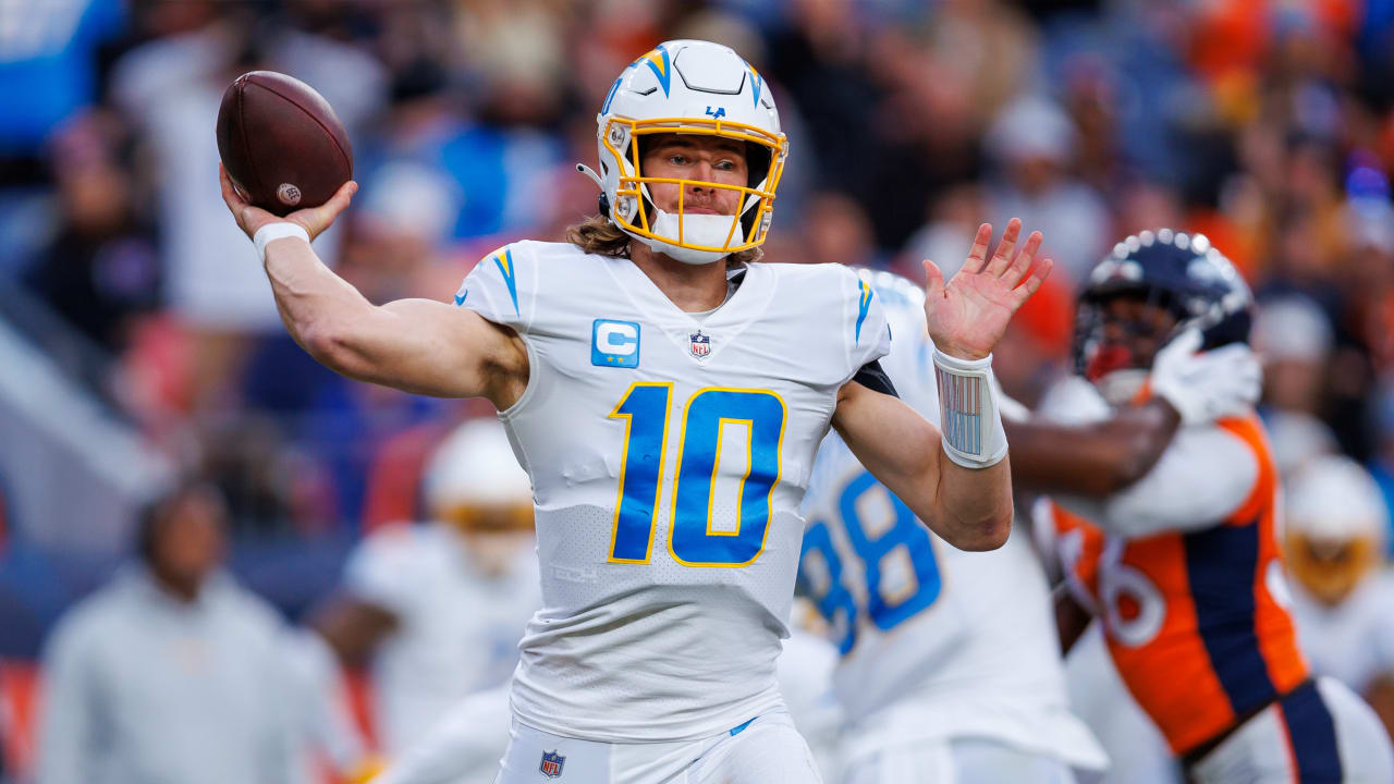 NFL flexes Week 14 Dolphins-Chargers matchup to prime time - The San Diego  Union-Tribune