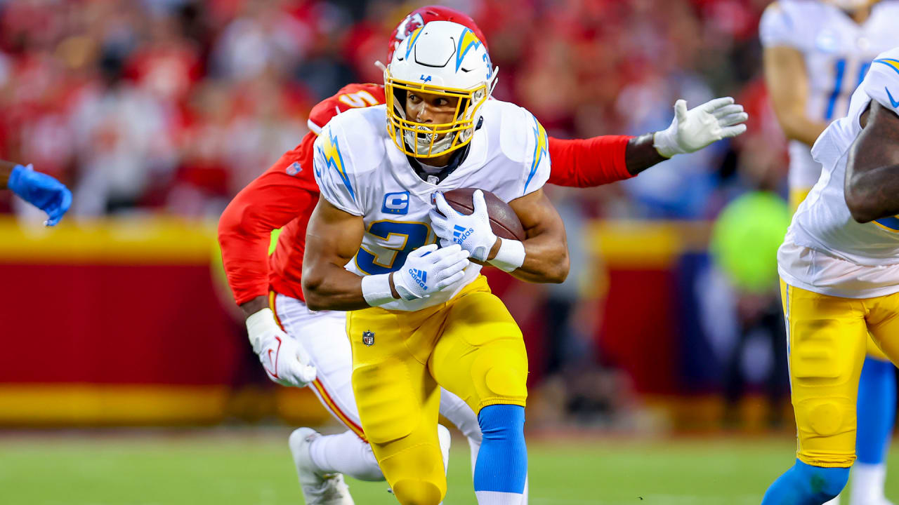 NFL Week 18 player props: Expect Austin Ekeler to torch Raiders in pivotal  game