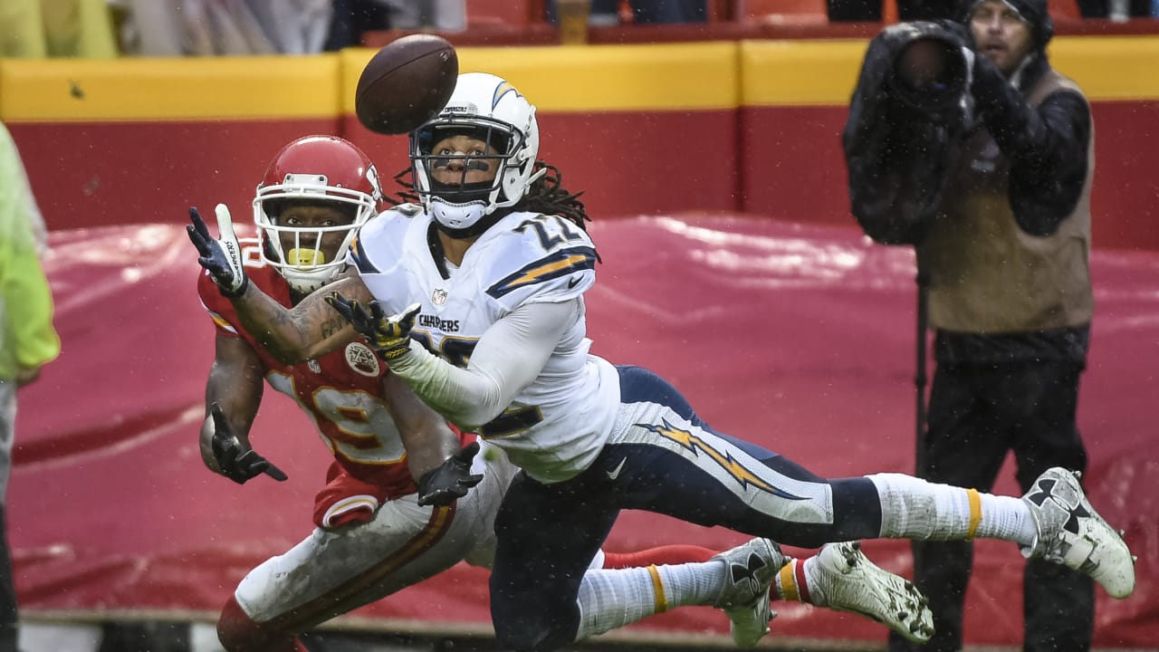 Report: 49ers hosting former Chargers CB Jason Verrett on a visit