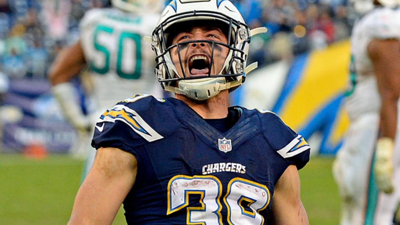 Running back Danny Woodhead of the San Diego Chargers runs down field  News Photo - Getty Images