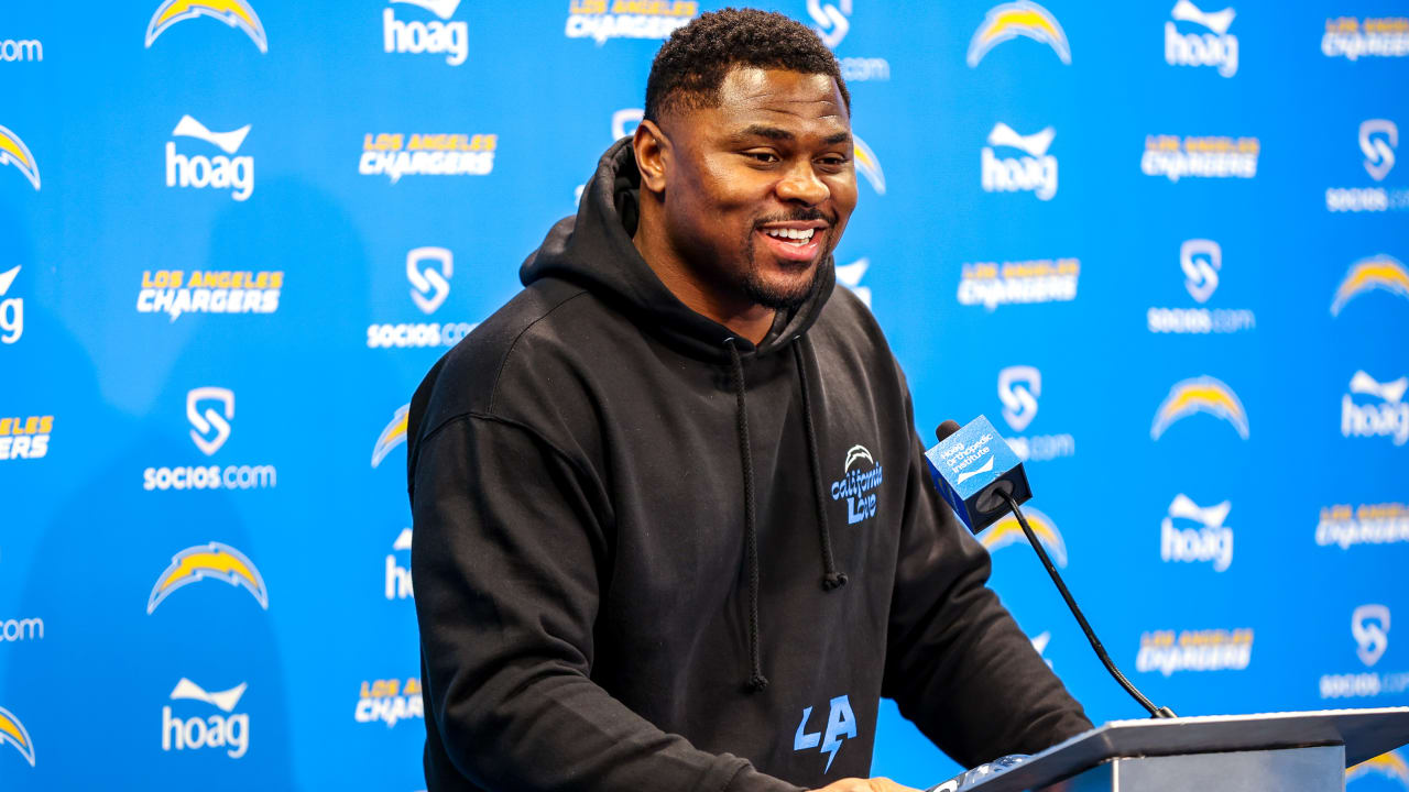 The internet reacts to the Los Angeles Chargers Khalil Mack trade news -  Bolts From The Blue