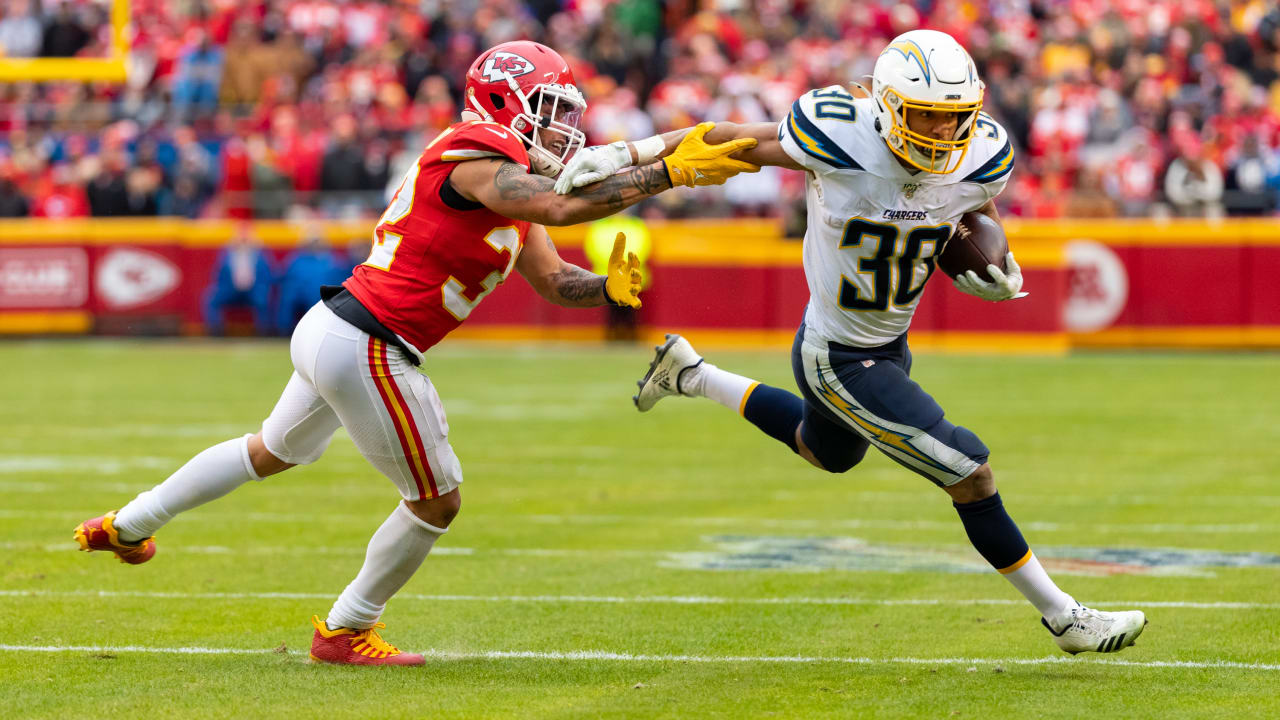 Browns pushed Chargers RB Austin Ekeler into end zone for winning TD