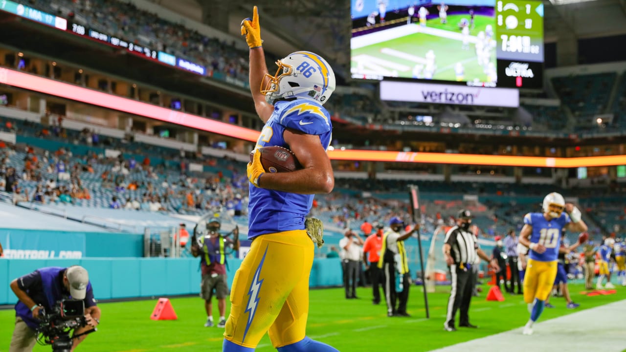 Chargers re-sign Justin Herbert's big play WR Jalen Guyton