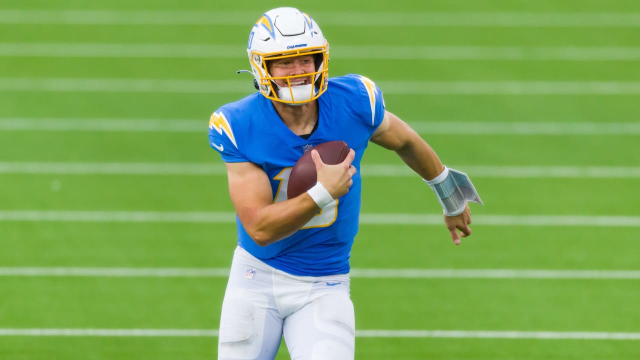 Los Angeles Chargers: Justin Herbert 3 – Play Action Customs