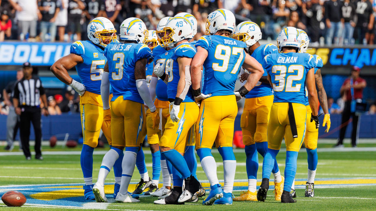 Defense comes to forefront for Chargers in past 2 victories