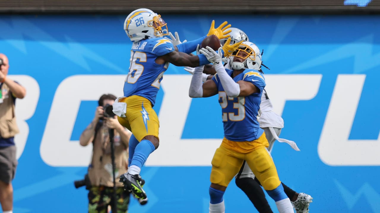 Can't-Miss Play: Los Angeles Chargers cornerback Asante Samuel Jr.'s  red-zone interception halts the Las Vegas Raiders' hopes of scoring a game-tying  touchdown