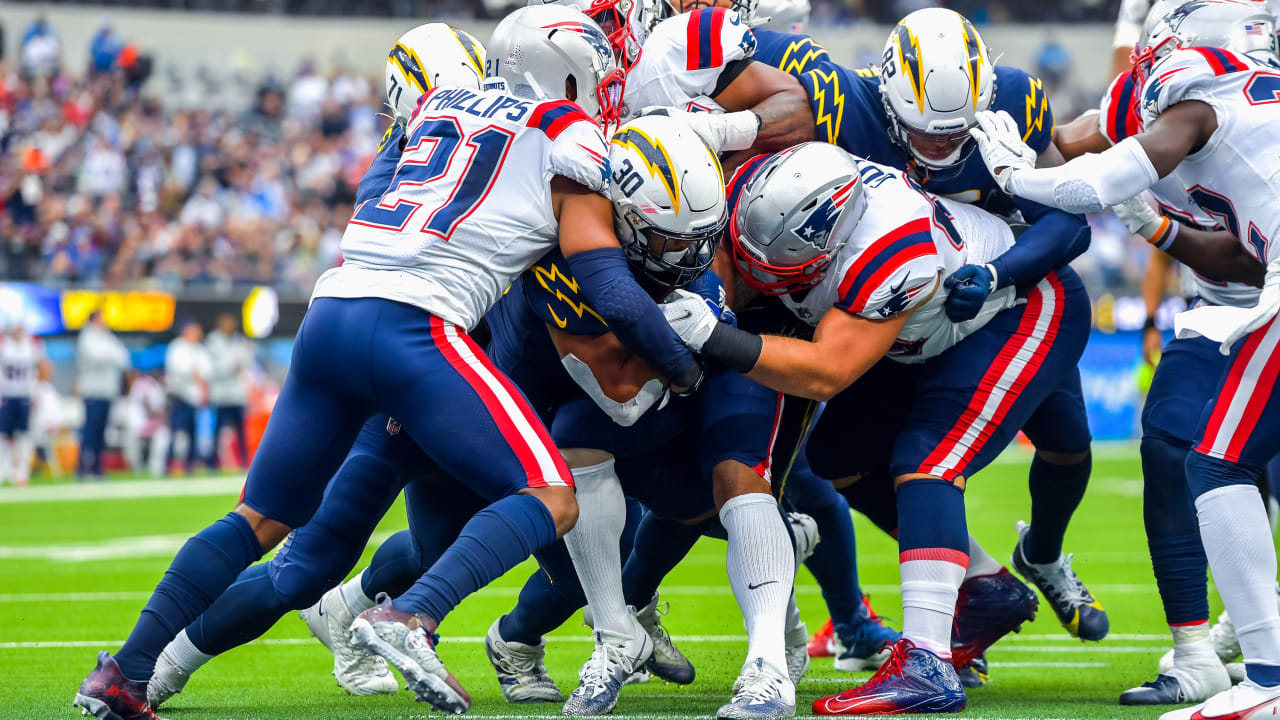 Chargers Fall to Patriots, 27-24, in Week 8 of 2021 Season