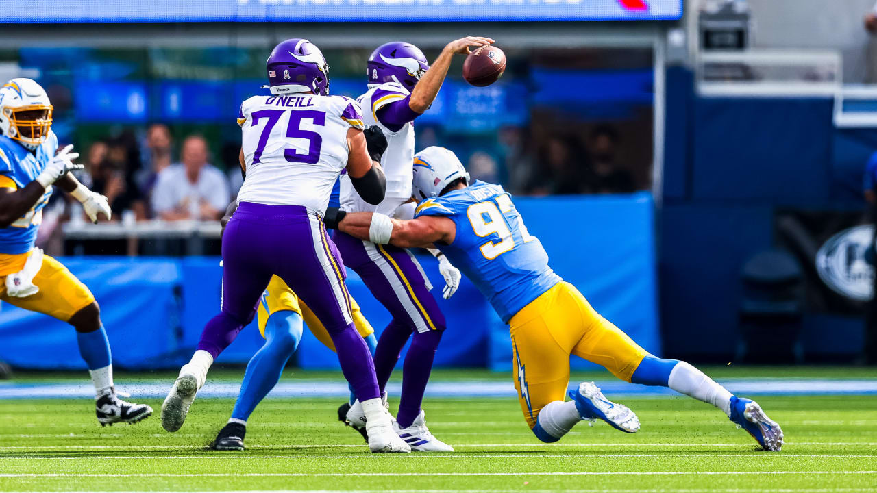 Vikings out-Charger the Chargers, lose 28-24 to fall to 0-3