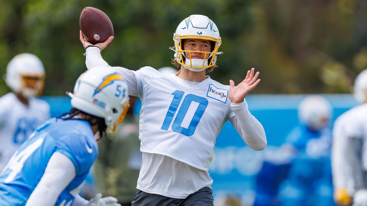 3 Observations: Herbert Goes Deep in Bolts OTA Practice