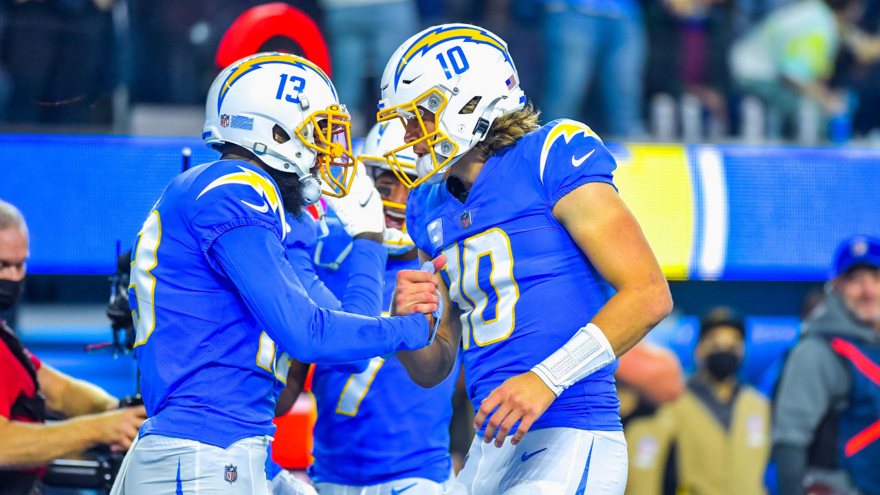 Can't-Miss Play: Los Angeles Chargers quarterback Justin Herbert's 51-yard  bomb to wide receiver Joshua Palmer seals win vs. Raiders