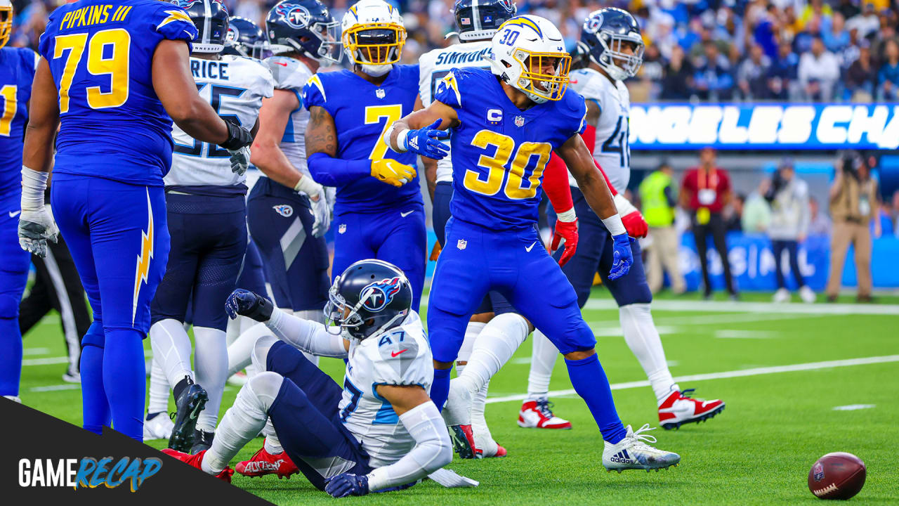 INGLEWOOD, CA - DECEMBER 18: Tennessee Titans quarterback Malik