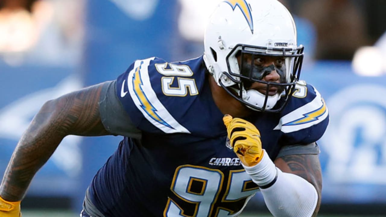 Los Angeles Chargers waive Isaac Rochell, add Tenny Palepoi