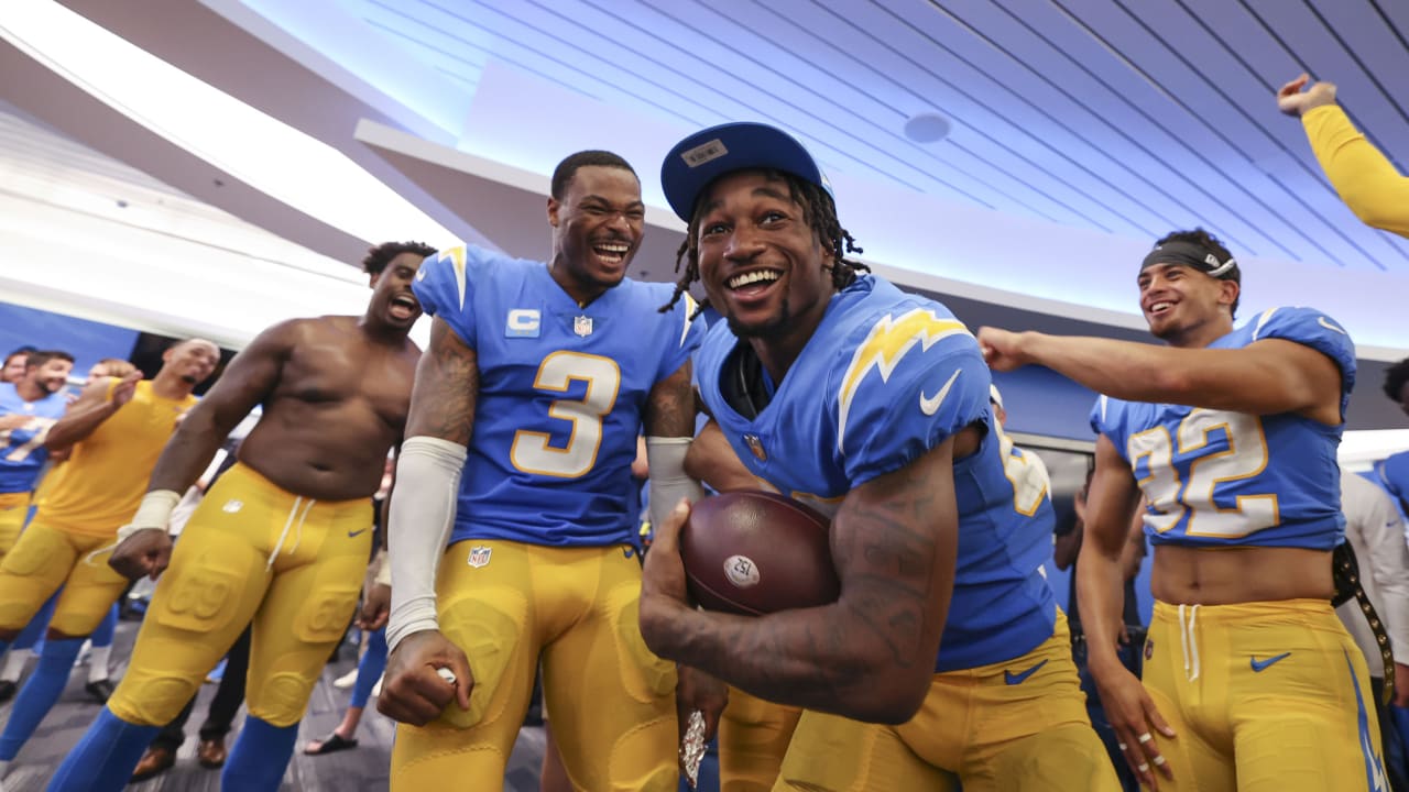 Photos: Bolts Celebrate Week 1 Victory Over Raiders