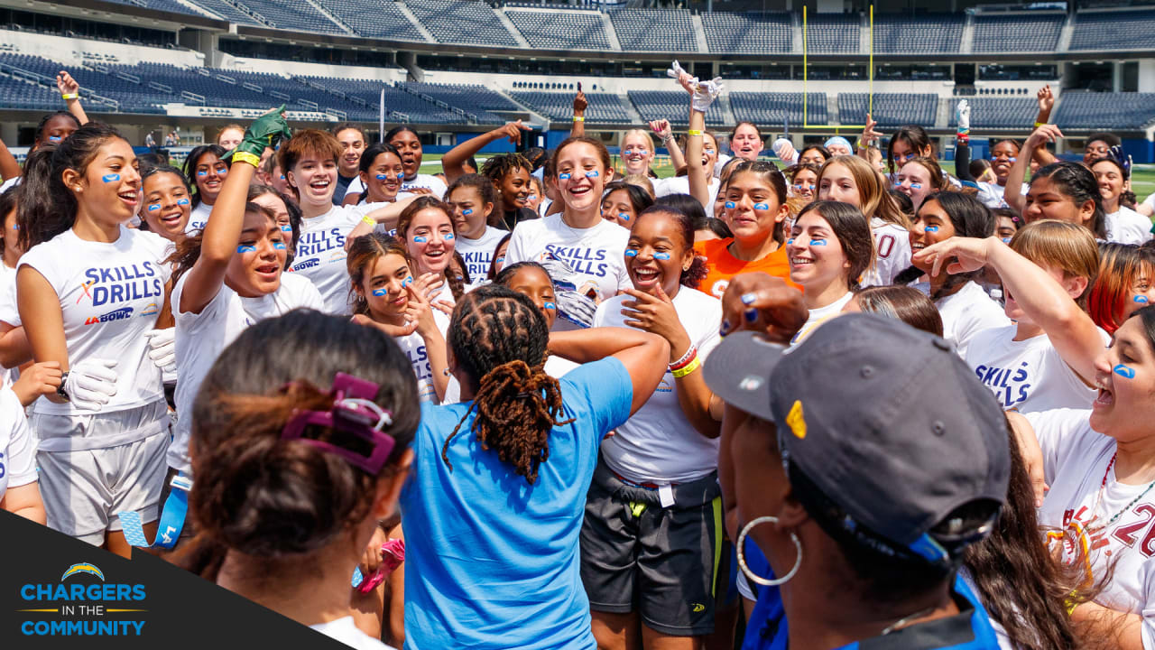 Chargers & LA Bowl Host Girls’ Flag Football Event at SoFi Stadium