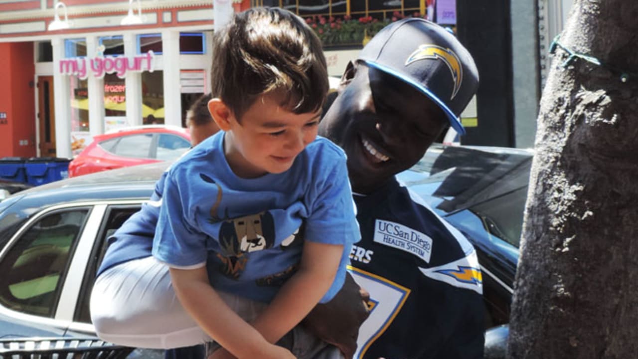 Los Angeles Chargers on Twitter: Single-game tickets are now on sale!   #ChargeOn  / Twitter