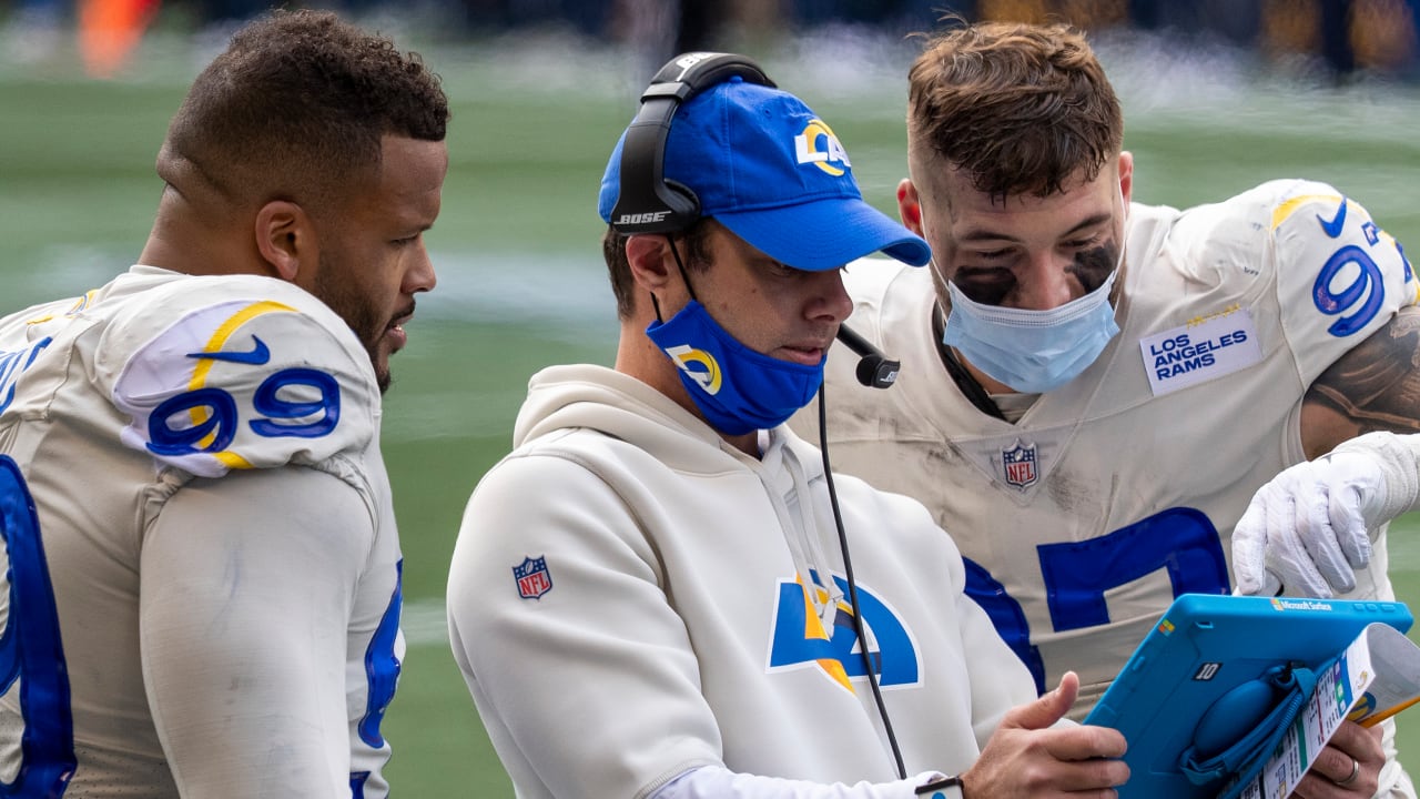 Rams Video: Aaron Donald Coaching At 2/10ths Top 150 Youth Camp