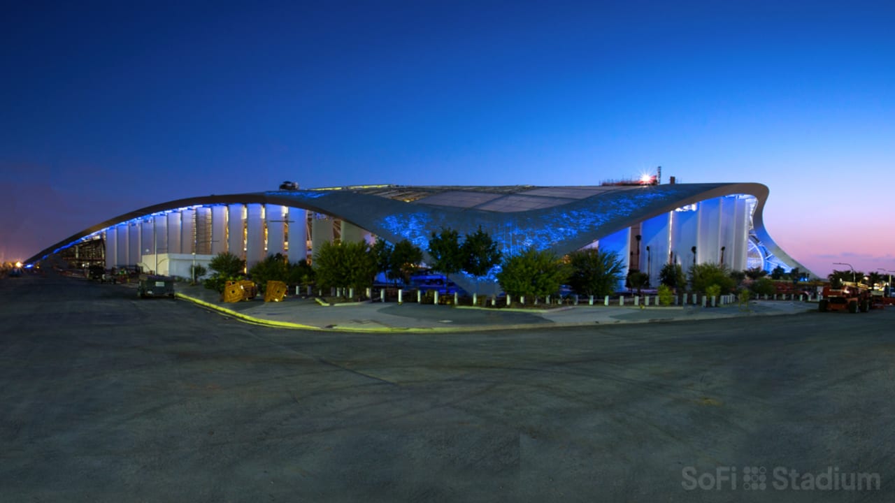 4K Time-Lapse of NFL's Largest Stadium - SoFi 