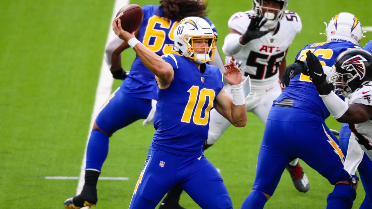 Can't-Miss Play: Los Angeles Chargers quarterback Justin Herbert dials  launch codes on 70-YARD TD to wide receiver Jalen Guyton