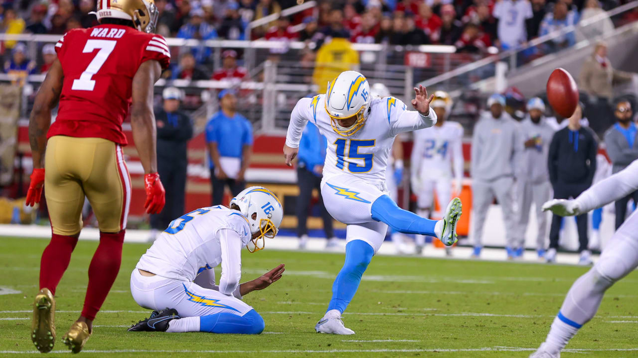 Los Angeles Chargers Cameron Dicker's 24-yard FG extends Bolts' lead to  10-3 at halftime