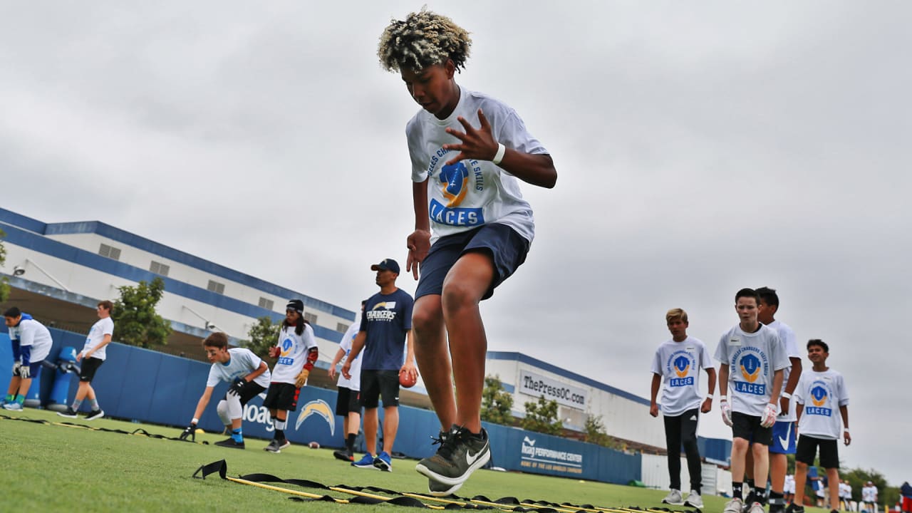 Chargers Hold First Youth Football Skills Camp for Kids