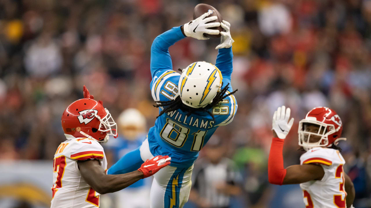 August 10, 2019: Kansas City Chiefs free safety Tyrann Mathieu (32) runs  with the the ball during the NFL Football Game between the Cincinnati  Bengals and the Kansas City Chiefs at Arrowhead