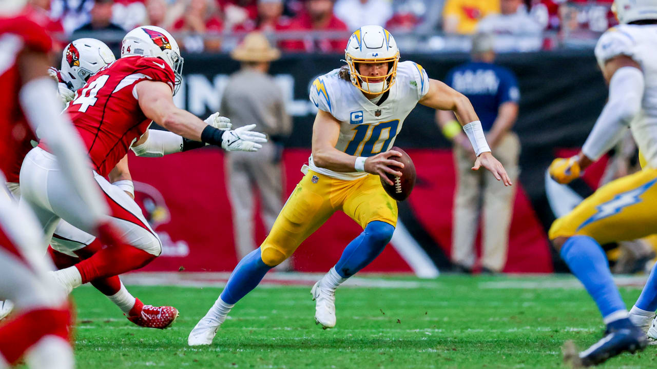 Can't-Miss Play: Los Angeles Chargers quarterback Justin Herbert's 51-yard  bomb to wide receiver Joshua Palmer seals win vs. Raiders