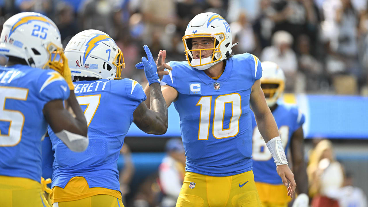 Can't-Miss Play: Los Angeles Chargers quarterback Justin Herbert's 51-yard  bomb to wide receiver Joshua Palmer seals win vs. Raiders