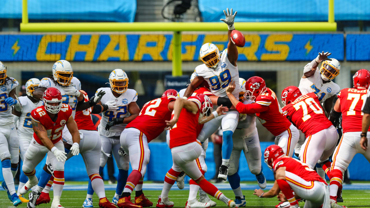 Photos: Chiefs Vs. Chargers In-Game