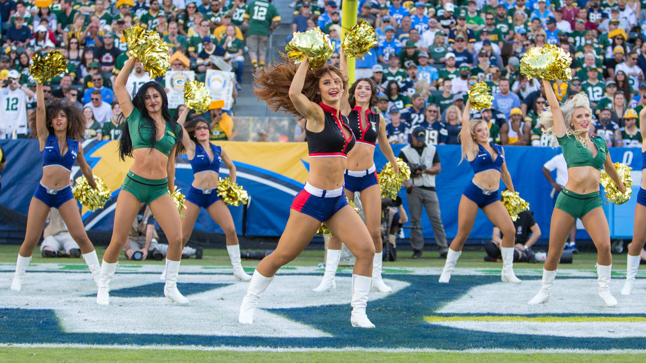 Rams Cheerleaders Cheer Up Los Angeles Community Hospital Patients