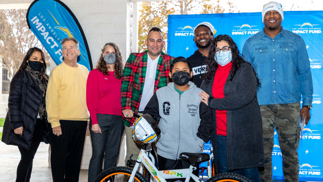 LaDainian Tomlinson And Antonio Gates Gift Bikes To Over 150 Kids