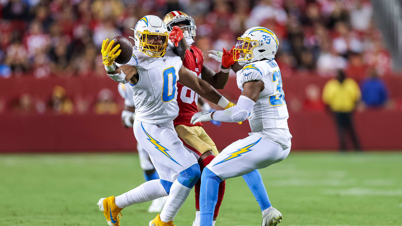 Can't-Miss Play: Los Angeles Chargers rookie linebacker Daiyan Henley makes  a one-handed interception off a deflection