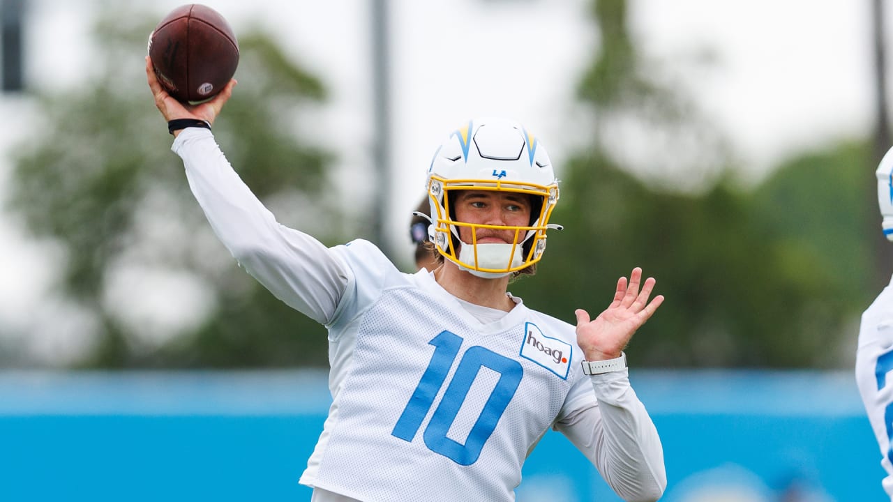 Should I Draft Justin Herbert? Chargers QB's Fantasy Outlook in 2023