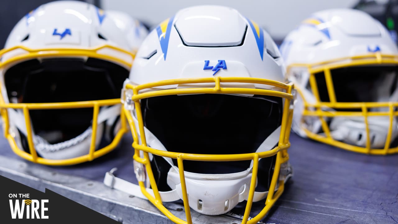 Trends International NFL Los Angeles Chargers - Neon Helmet 2023