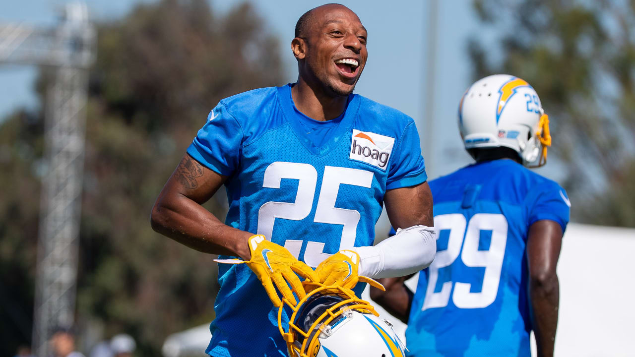 Chargers News: Chris Harris Jr. still among NFL's top-10 slot corners -  Bolts From The Blue