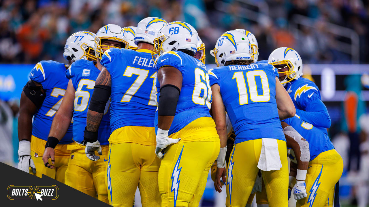 Chargers' Justin Herbert adapting quickly to Kellen Moore's offense - Sports  Illustrated