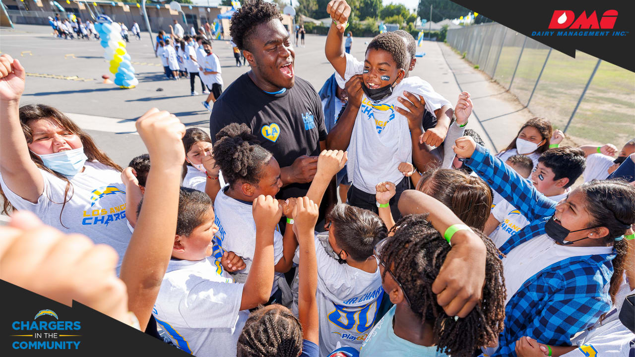 Chargers Fuel Up to Play60 at Kelly Elementary