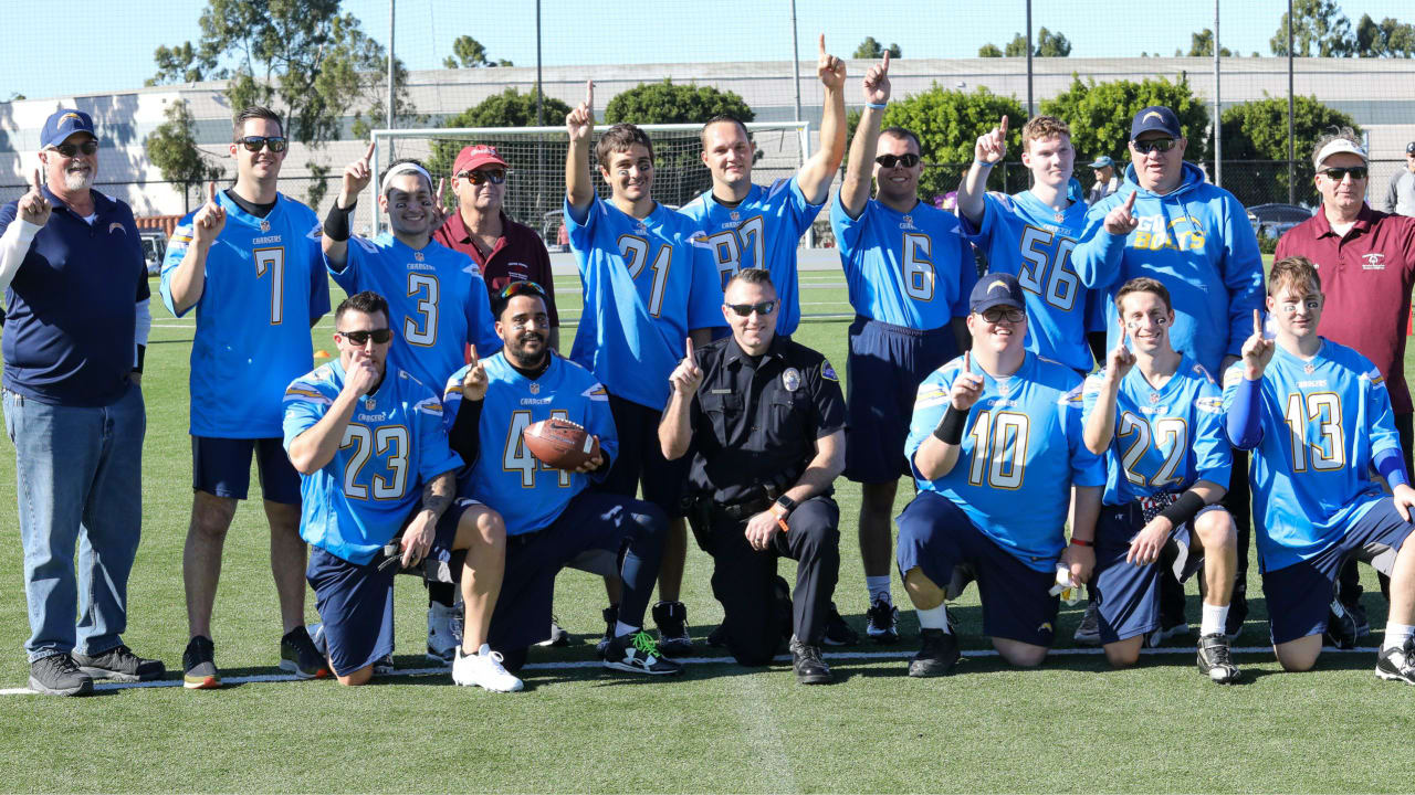 Vikings players team up with Special Olympics for flag football