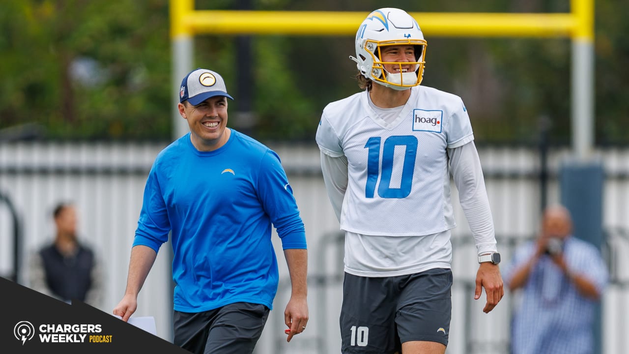 Contract signed, Justin Herbert opens Chargers camp on the money - Los  Angeles Times