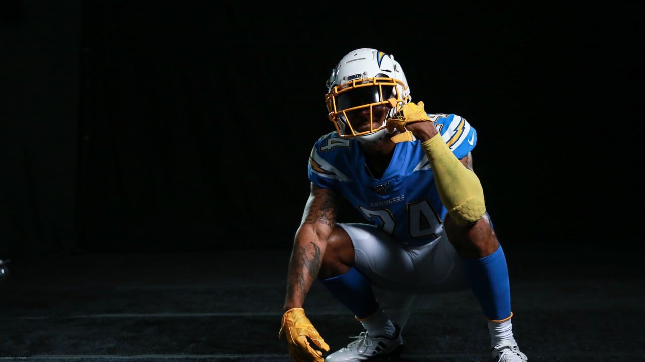 Chargers Players Take on the Poppy Quiz