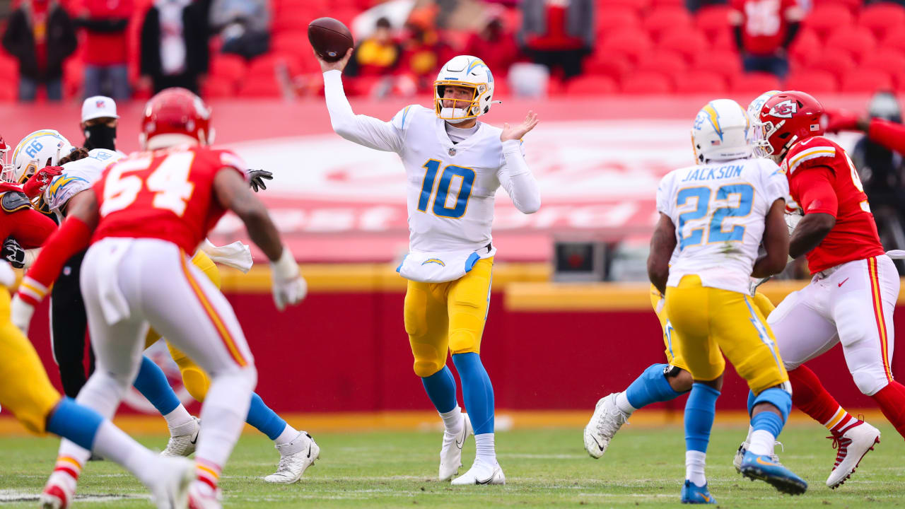 Chargers Beat Chiefs, 38-21