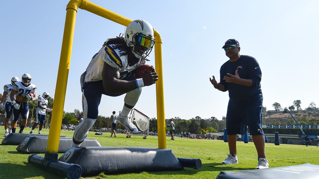 Manti Te'o makes Chargers debut in rookie minicamp