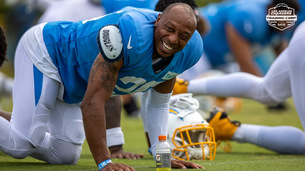 Chargers bolster secondary by adding cornerback Chris Harris - Los