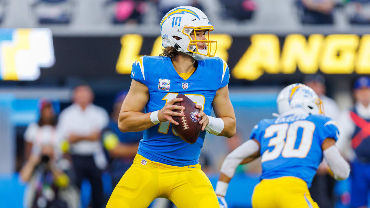 Can't-Miss Play: Los Angeles Chargers quarterback Justin Herbert's 51-yard  bomb to wide receiver Joshua Palmer seals win vs. Raiders