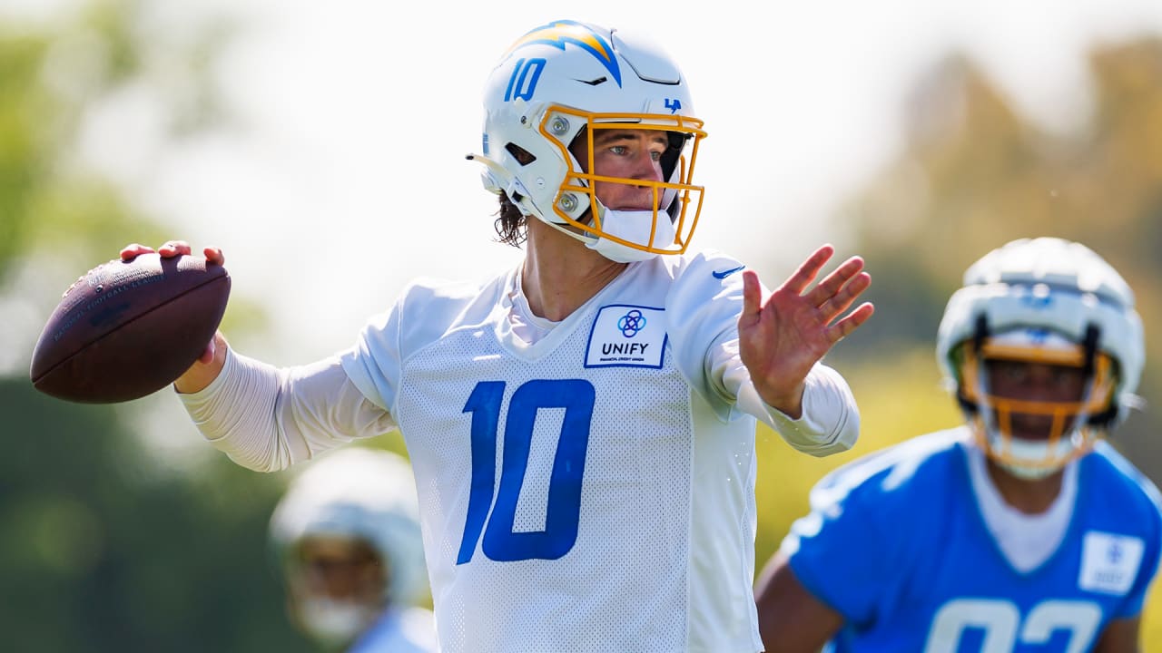 This Rookie Is Electric Day 3 Highlights From Chargers Training Camp - iqxxxf4